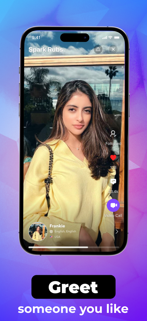 Kissアプリのインターフェースに、ビデオチャットボタンと気に入ったユーザーに挨拶するプロンプトが表示された女性ユーザープロフィールが表示されています