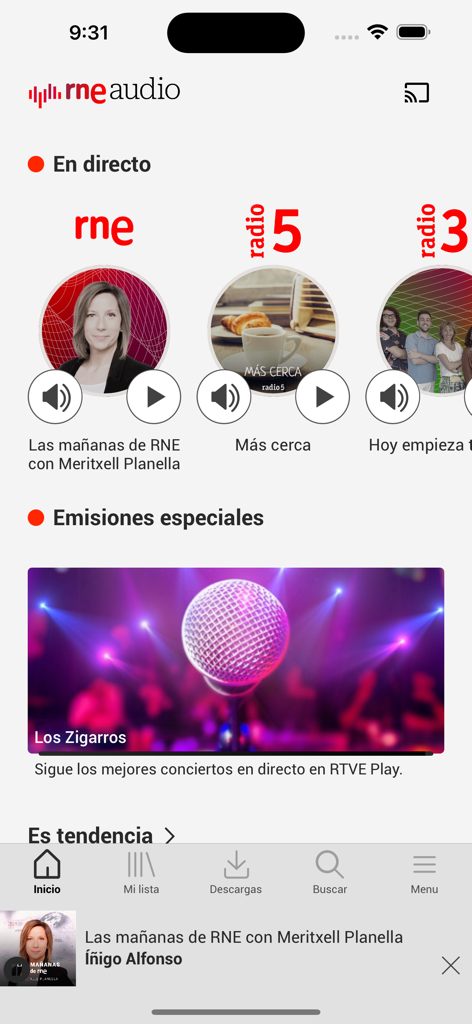 RNE Audio - RNE Audio app interface showing live radio stations and special broadcast sections.