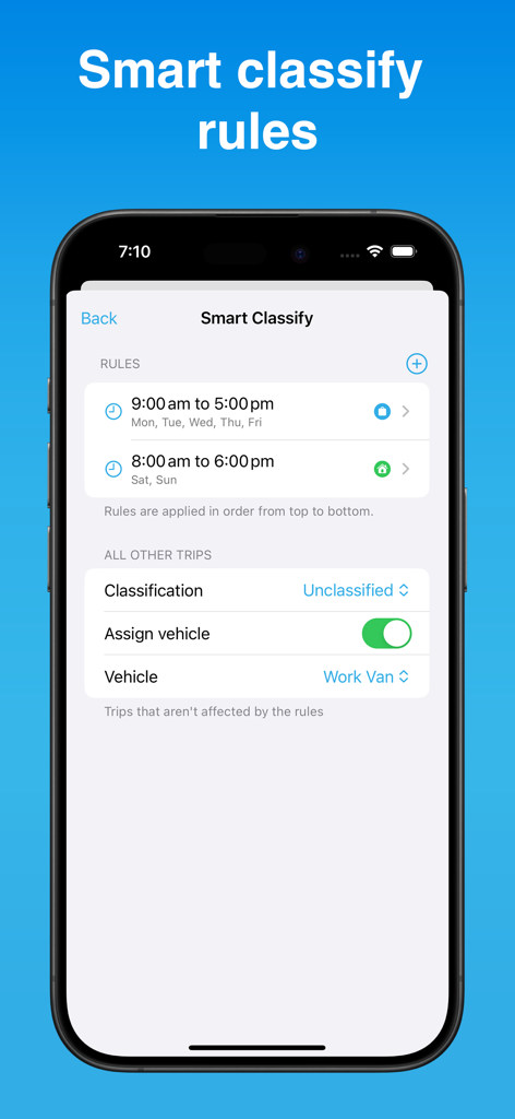 Interfaccia dell'app DriveLog che mostra la funzione Smart Classify per impostare orari e regole di tracciamento automatico dei viaggi.