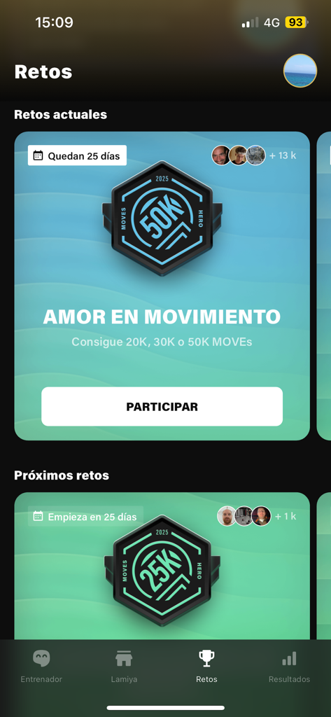 MOVE 포인트 획득을 위한 현재 및 예정된 피트니스 챌린지를 보여주는 모바일 앱 화면