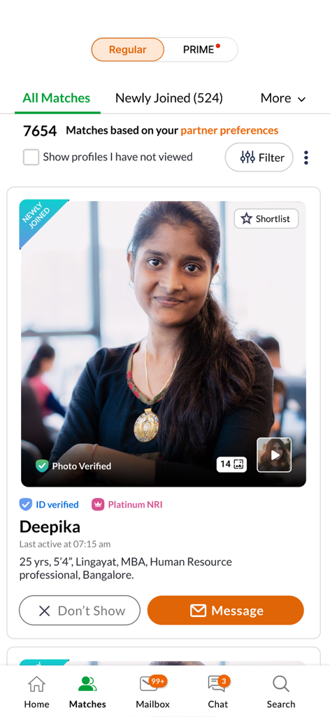 Ein Screenshot der KannadaMatrimony-App, der ein verifiziertes Match-Profil für eine weibliche NRI-Fachkraft aus Bangalore zeigt.