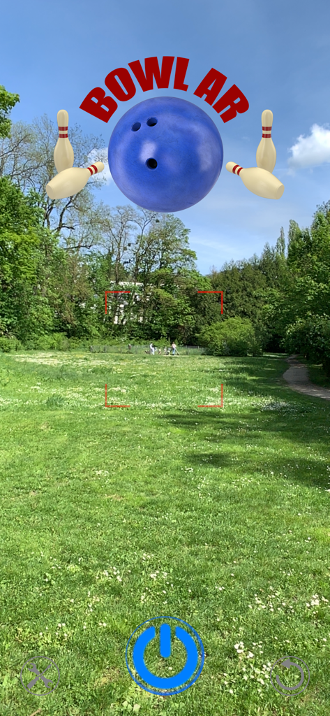 [AR] Bowling - Interfaz del juego Bolos en RA con una bola azul y bolos en un parque verde