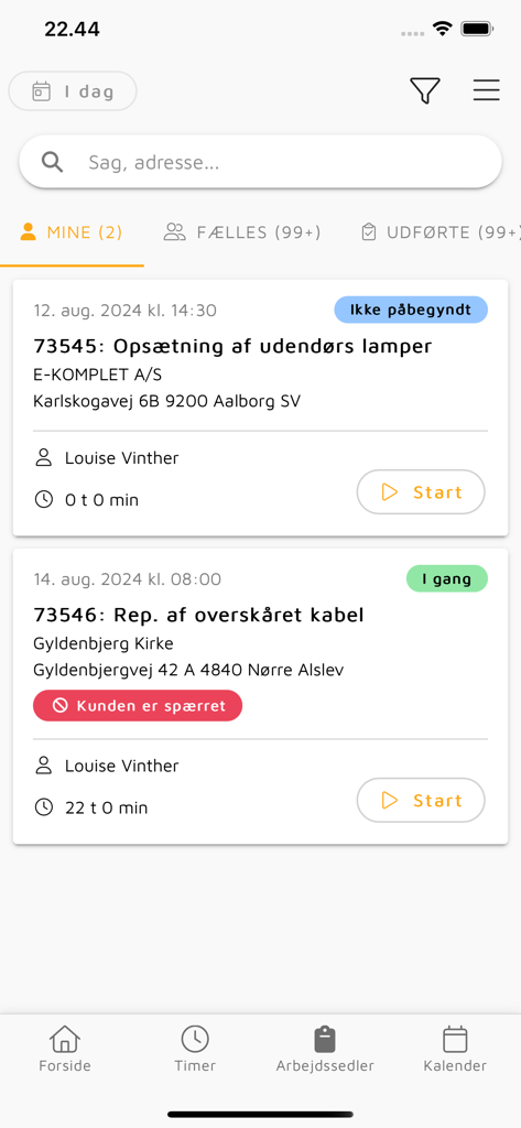 E-Komplet - La aplicación móvil E-Komplet muestra una lista de casos de servicio asignados con indicadores de estado y botones de inicio