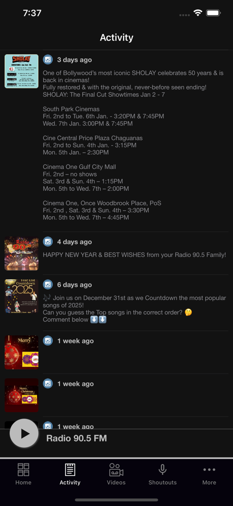 El feed de actividad de la aplicación Radio 90.5 FM mostrando noticias de Bollywood y actualizaciones de la comunidad.