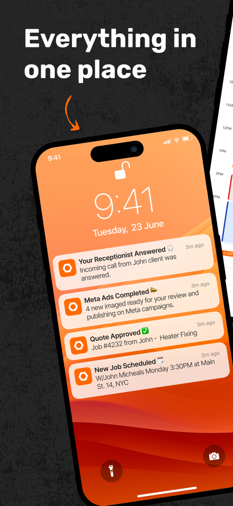 Overbooked : AI Field Service - AI 전화 수신, 마케팅 업데이트, 승인된 견적 및 작업 일정에 대한 Overbooked 앱 알림을 표시하는 iPhone 화면