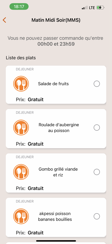 ProcreaResto - ProcreaResto App-Oberfläche, die eine Liste von Mittagsoptionen mit kostenlosen Preisen für Firmenmitarbeiter anzeigt