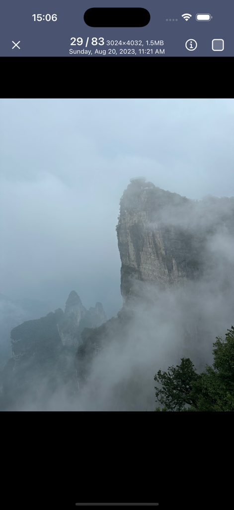 Clean Master - Manage Photos - Aplicación Clean Master que muestra metadatos de fotos, incluyendo resolución y tamaño de archivo para una imagen de paisaje