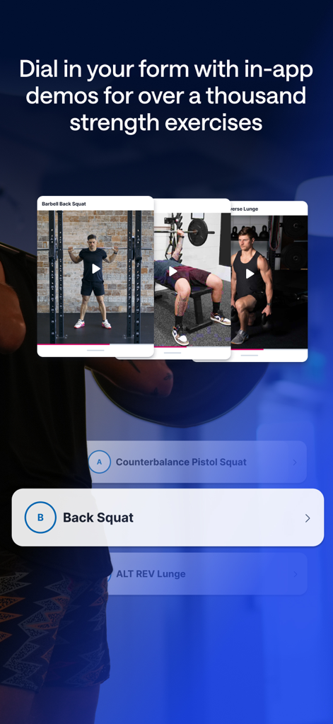 TrainingPeaks App-Oberfläche zeigt In-App-Videodemos für verschiedene Kraftübungen, einschließlich Kniebeugen und Ausfallschritte