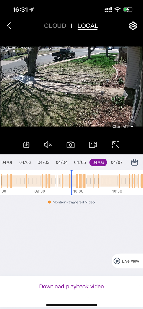 WallPixel HD - L'interface de l'application WallPixel HD affichant des séquences vidéo de sécurité enregistrées avec une chronologie d'événements déclenchés par le mouvement.