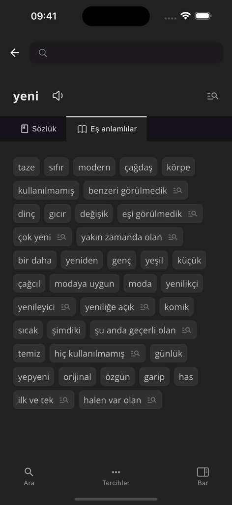 German Turkish Dictionary DeTr - Tela do aplicativo DeTr exibindo vários sinônimos em turco para a palavra 'yeni' em modo escuro.