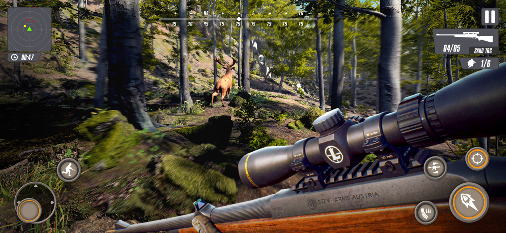 Vista en primera persona de un rifle de caza con mira apuntando a un ciervo en un entorno forestal realista.