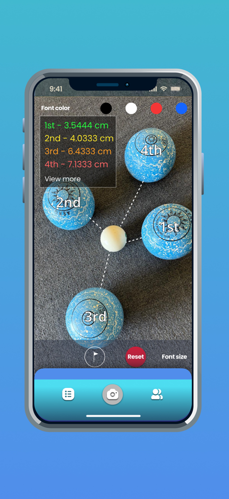 WGTS-App-Oberfläche mit präzisen AR-Messungen zwischen blauen Rasenbowling-Kugeln und einem zentralen weißen Jack