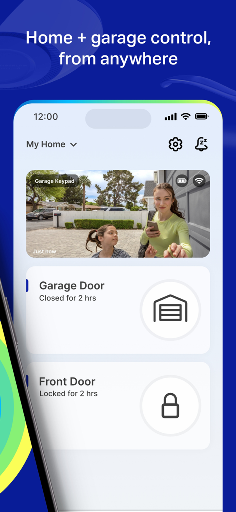 myQ Garage & Access Control - myQ Smart Home App Dashboard zeigt den Sicherheitsstatus von Garage und Haustür mit Live-Video-Feed