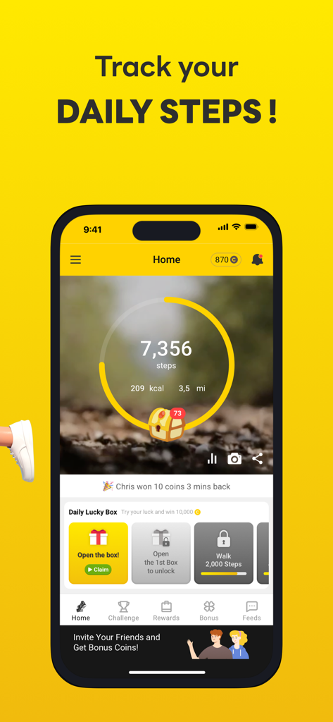 CashWalk - Daily Step Counter - iPhoneにCashWalkアプリのホーム画面が表示され、7356歩を追跡し、カロリーと距離の指標、および毎日の報酬が表示されています。