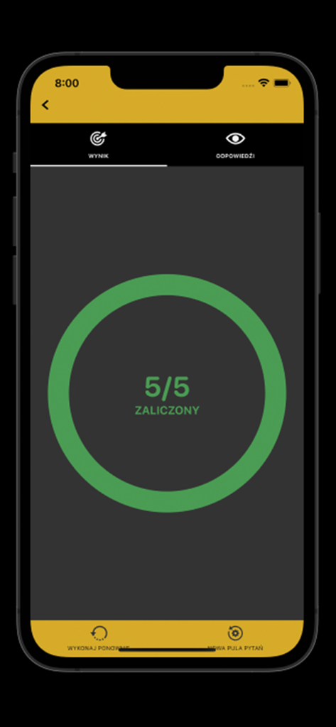 Copa Edu - Pantalla de la aplicación Copa Edu mostrando una puntuación perfecta de 5/5 y estado de aprobado para un examen vocacional.