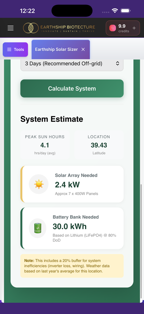 Herramienta de dimensionamiento solar de la aplicación Asistente Earthship que muestra una estimación del sistema para los requisitos del panel solar y el banco de baterías.