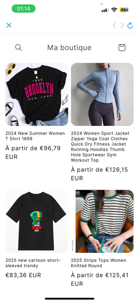 모바일 앱 화면에 티셔츠와 스포츠 재킷을 포함한 여성 패션 아이템 카탈로그가 표시됩니다.