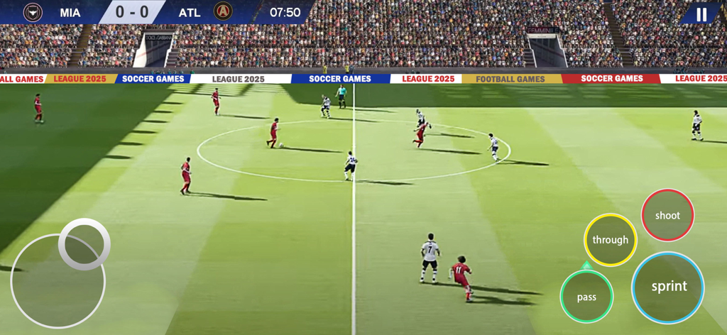 Soccer League Football Strike - Jugabilidad de un partido de fútbol móvil que muestra el campo, los controles en pantalla y el marcador