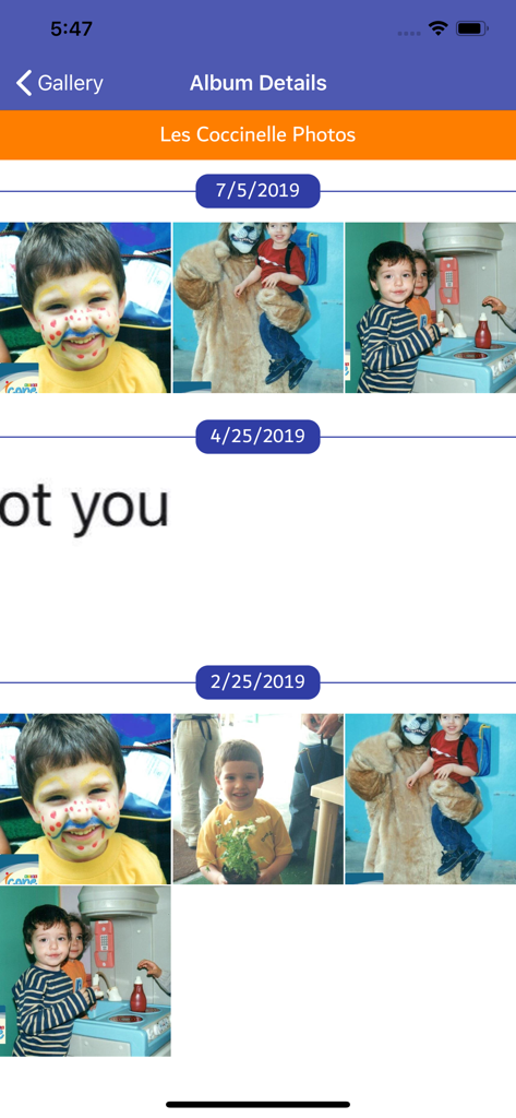 iCare Kids - Eine Fotogalerie, die Aktivitäten von Kindern in einem Kinderzimmer nach Datum sortiert in der iCare Kids Mobile App zeigt