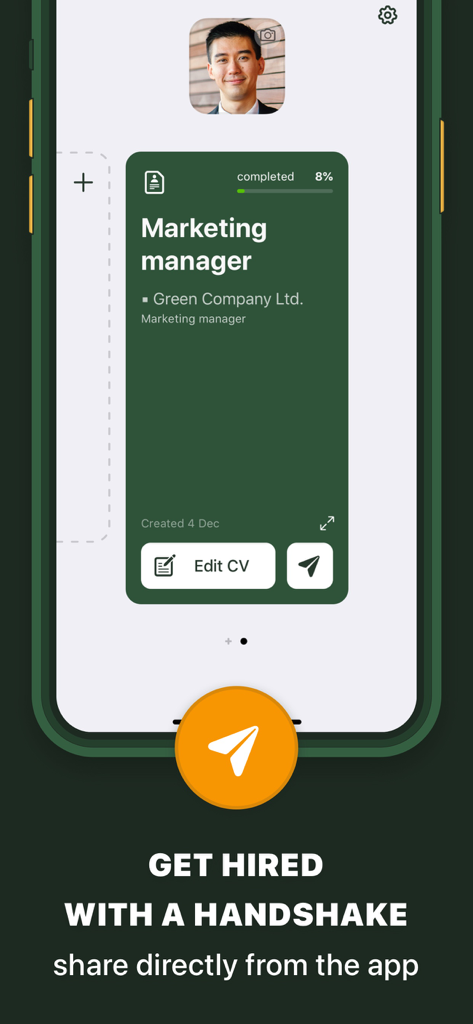 Interface do aplicativo móvel AI Resume Builder mostrando uma prévia de currículo profissional e opções de compartilhamento