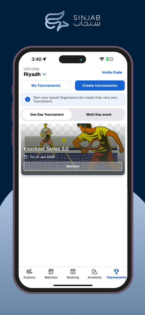Sinjab سنجاب - Sinjabモバイルアプリのトーナメント画面。ノックアウトシリーズとリヤドでのラケットスポーツの予約オプションが表示されています。
