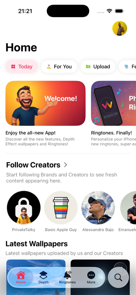 Wallpapers Central 앱의 홈 화면으로, 크리에이터 프로필과 최신 배경화면 컬렉션이 표시됩니다.