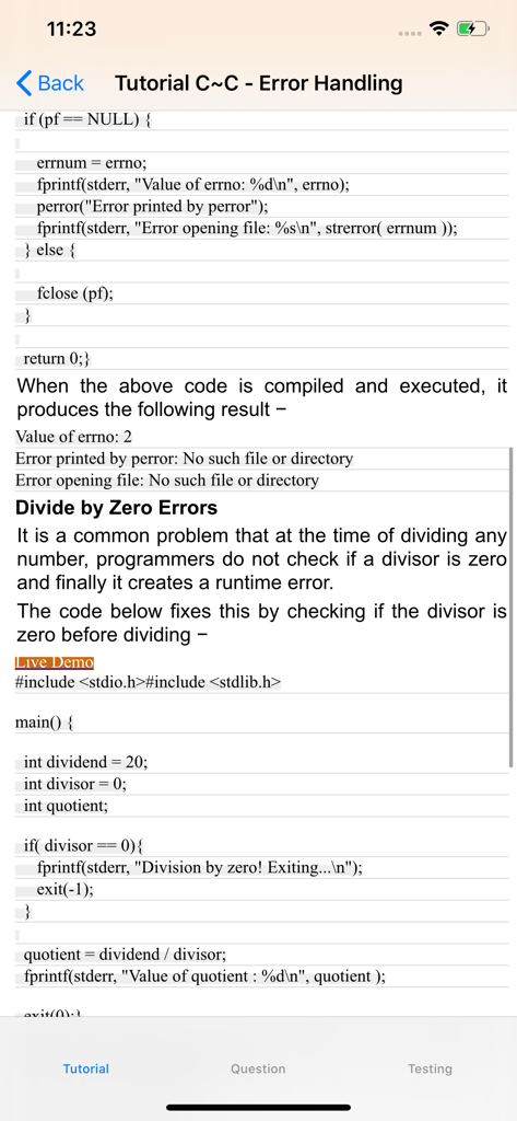 Aplicación de tutorial de programación en C mostrando ejemplos de código de manejo de errores y división por cero