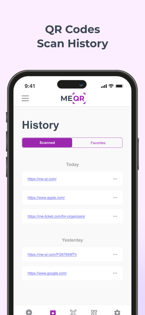Me QR - QR Code Generator - Interfaz de la aplicación Me QR que muestra una lista de enlaces de códigos QR escaneados recientemente y una pestaña de favoritos.