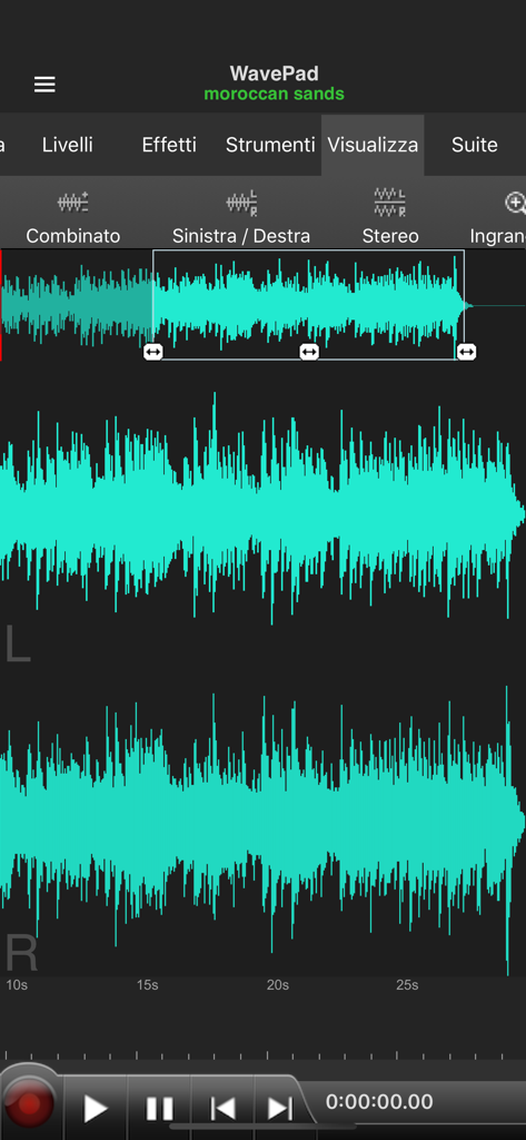 WavePad 오디오 편집기 앱 인터페이스에 편집을 위한 선택 항목이 있는 스테레오 파형이 표시됩니다.