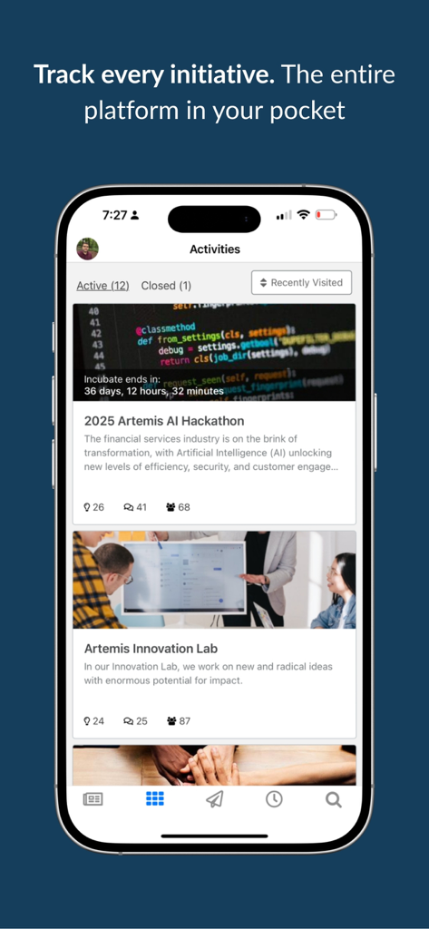 Feed de atividades no aplicativo Ideas by Brightidea exibindo iniciativas de inovação corporativa e hackathons