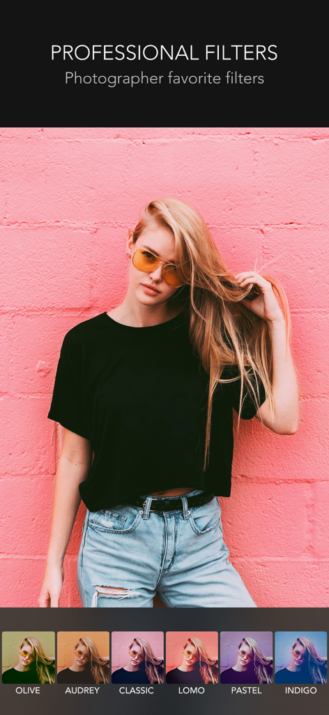 Interfaz de la aplicación PICSPLAY 2 mostrando filtros de fotos profesionales en una imagen de retrato