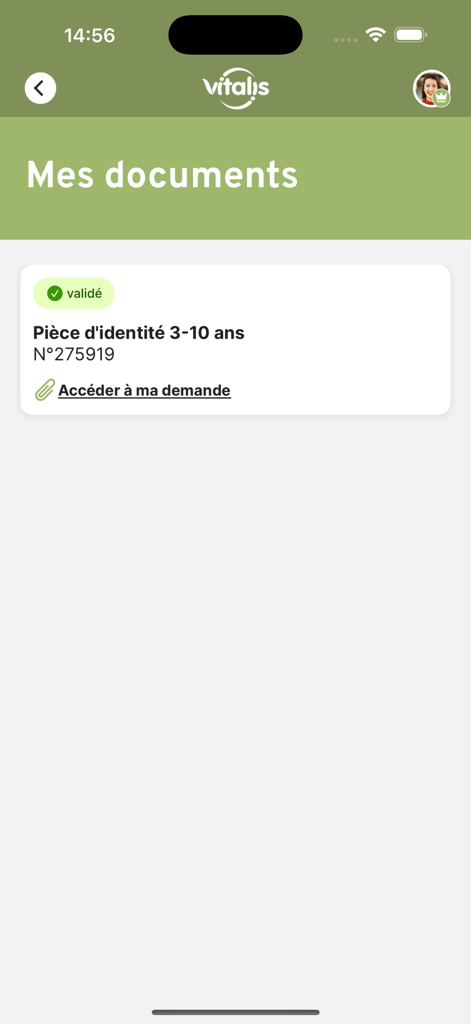 Vitalis - L'écran Mes Documents dans l'application Vitalis montrant une carte d'identité validée pour un enfant voyageur.