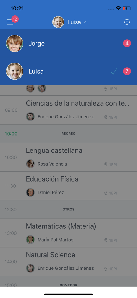 Daily school timetable view in the Educamos Familias app showing subjects and teachers