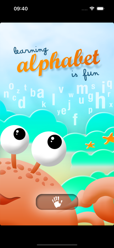 Learning alphabet is fun - Pantalla de inicio de la aplicación 'Aprender el abecedario es divertido' con un cangrejo de dibujos animados y letras flotantes.