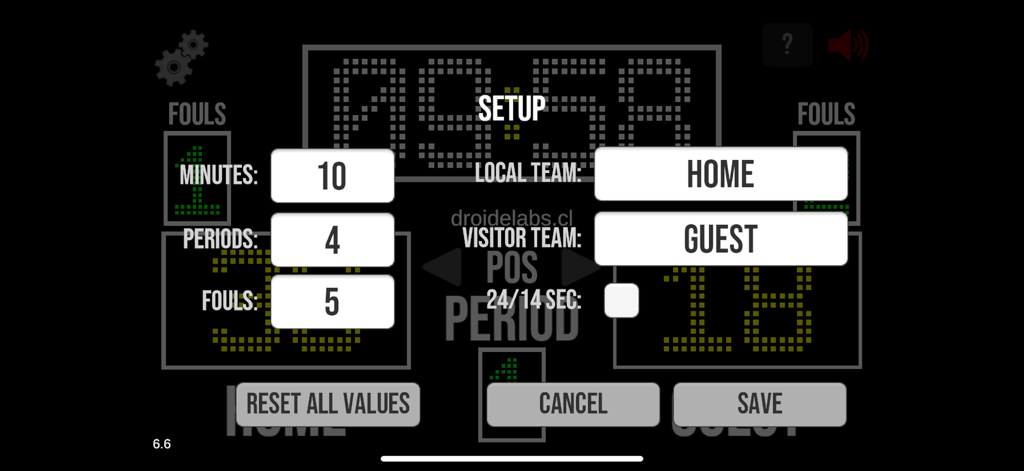 Scoreboard Basketball - DL - Basketball scoreboard app configuration menu showing settings for periods, fouls, and team names.