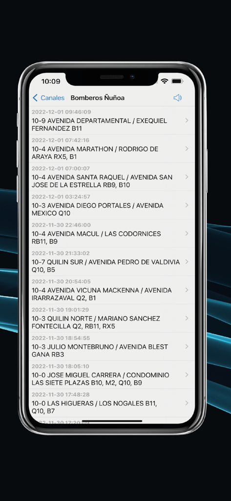 VIPer - Una pantalla de smartphone que muestra una lista cronológica de registros de despacho de emergencia con direcciones y códigos de respuesta para los bomberos.