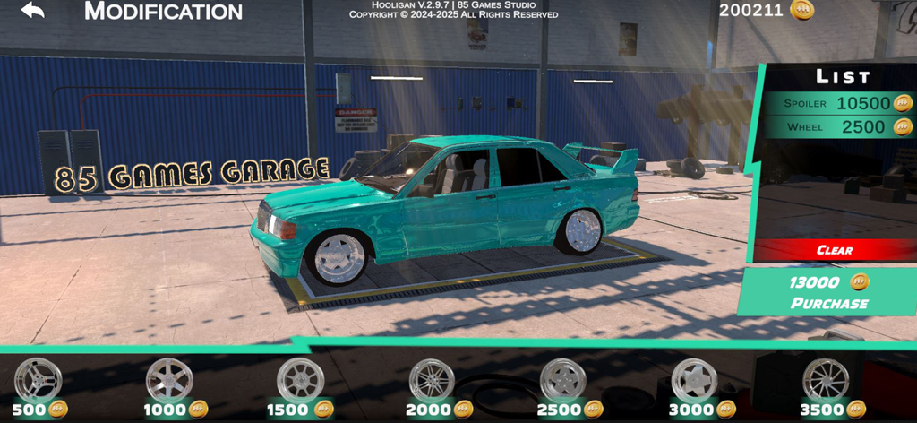 Hooligan Garage에서 새 휠과 스포일러로 커스터마이징 중인 청록색 자동차의 게임 내 스크린샷