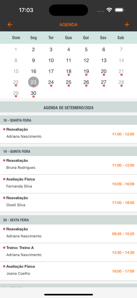 A mobile app screen displaying a trainer agenda with a monthly calendar and a detailed list of daily physical evaluations and client training sessions