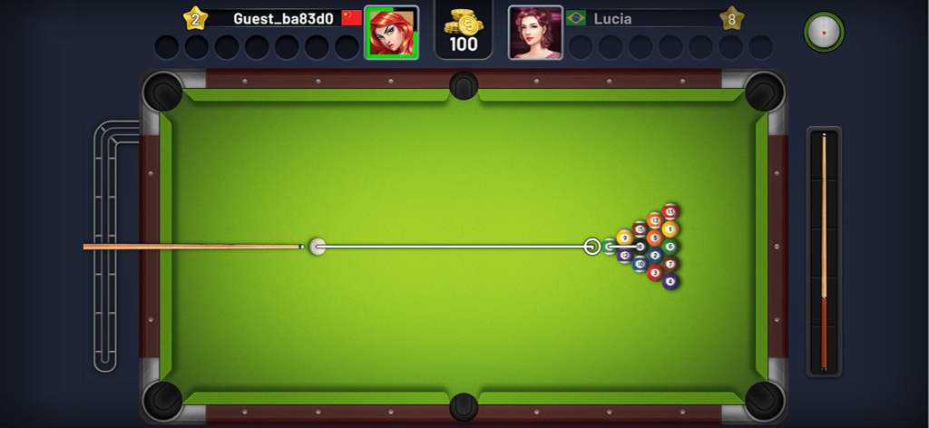8 Pool Clash - Vista cenital de una partida de billar de 8 Pool Clash con un taco de billar apuntando para el tiro de apertura