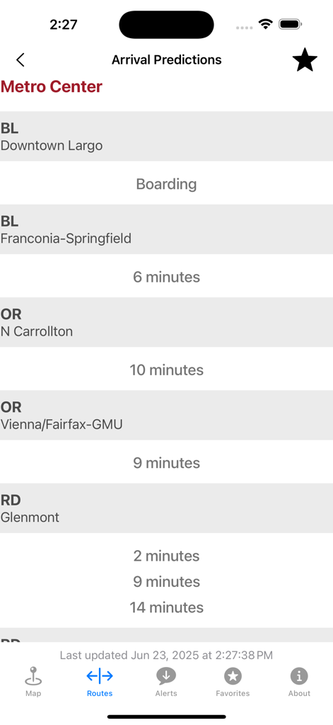 Tela do aplicativo TrackMyBus exibindo previsões de chegada em tempo real para várias linhas de trânsito na estação Metro Center.