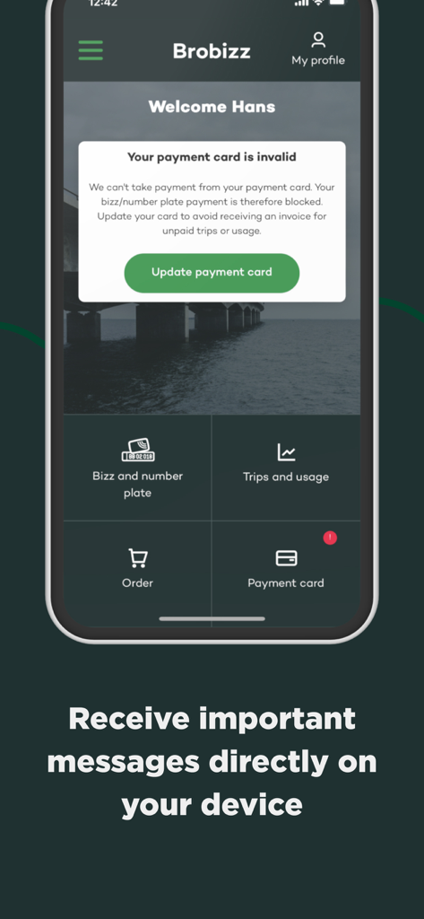 Brobizz-App-Oberfläche mit einer Benachrichtigung zur Aktualisierung einer ungültigen Zahlungskarte
