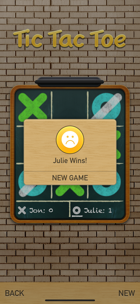 Schermata di fine gioco Tris che mostra la vittoria di un giocatore su una lavagna