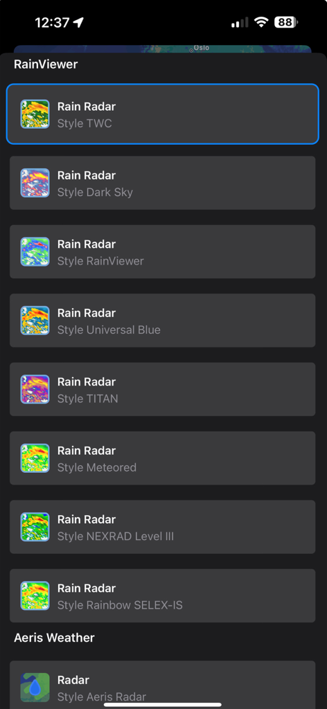 Um menu mostrando vários estilos de radar de chuva como TWC e Dark Sky para visualização de clima personalizada