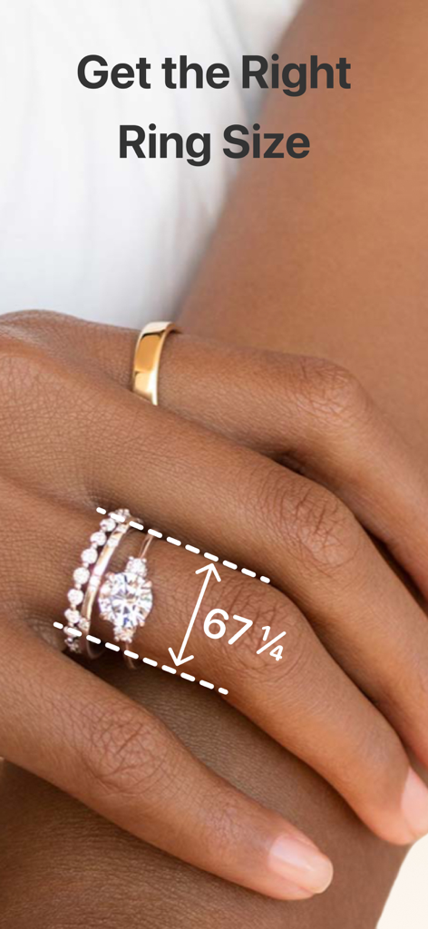 A person wearing rings with a digital size measurement graphic