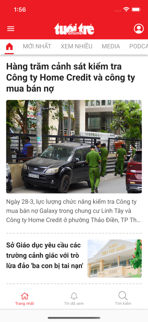 The user interface of the Tuoi Tre Online mobile news application in Vietnamese.