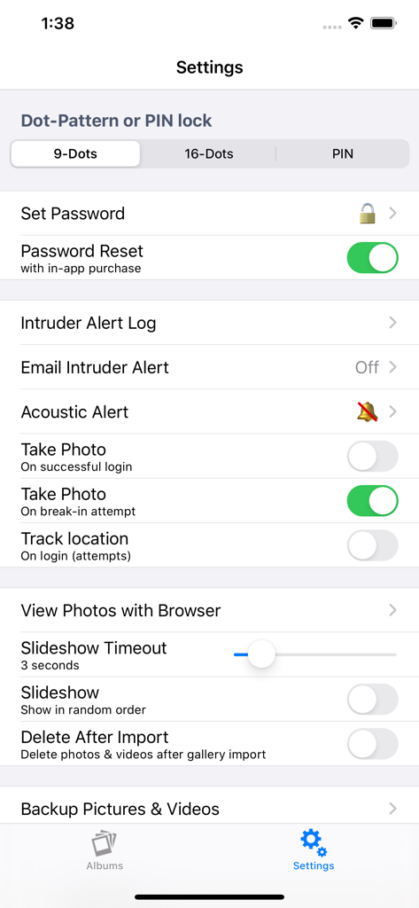 Photo and Video Safe - Settings menu of the Photo and Video Safe app showing pattern lock options and intruder alert configurations.