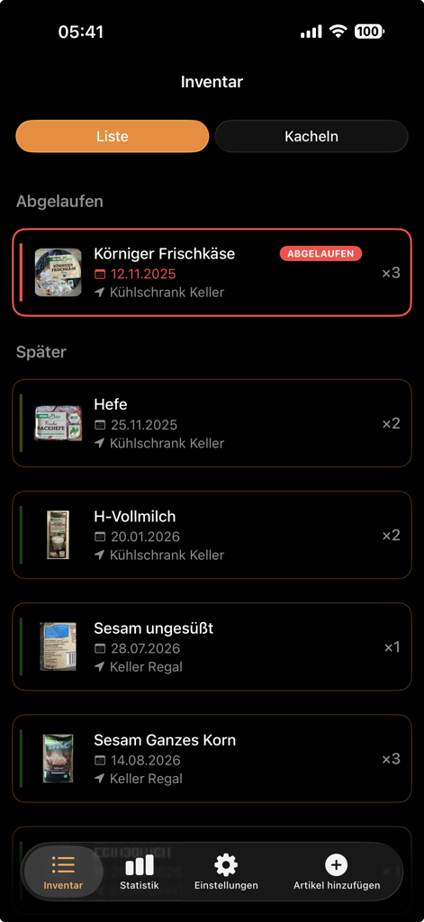 Pantalla de inventario de la aplicación móvil Restlos que muestra una lista de alimentos con sus fechas de caducidad y ubicaciones de almacenamiento.
