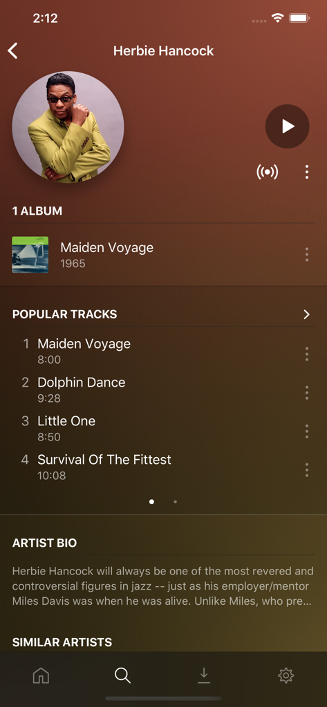 Plexamp mobile App zeigt die Künstlerprofilseite von Herbie Hancock mit beliebten Titeln und Biografie