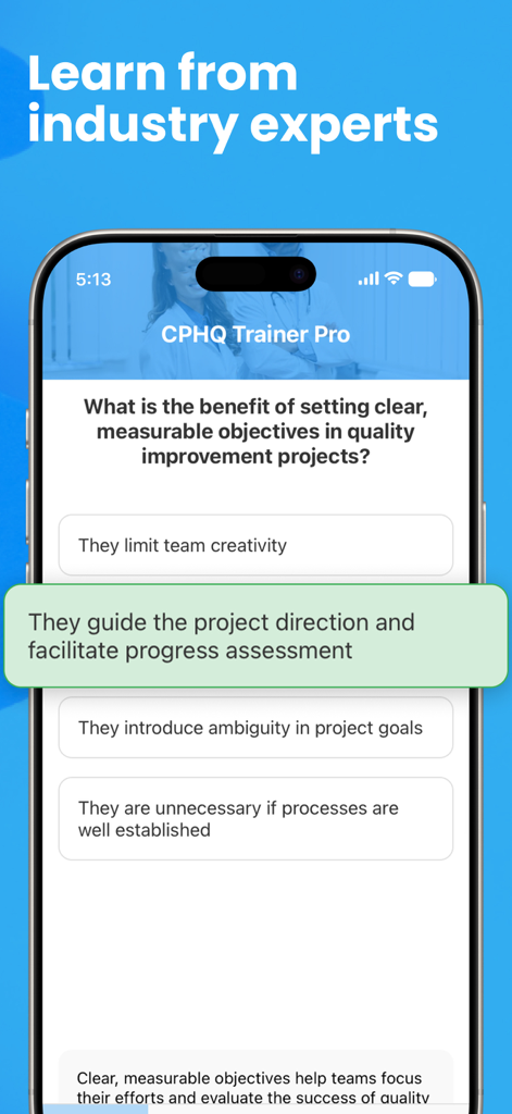 CPHQ Trainer Pro - Tela de teste interativo do aplicativo CPHQ Trainer Pro com uma questão de gerenciamento de qualidade em saúde.