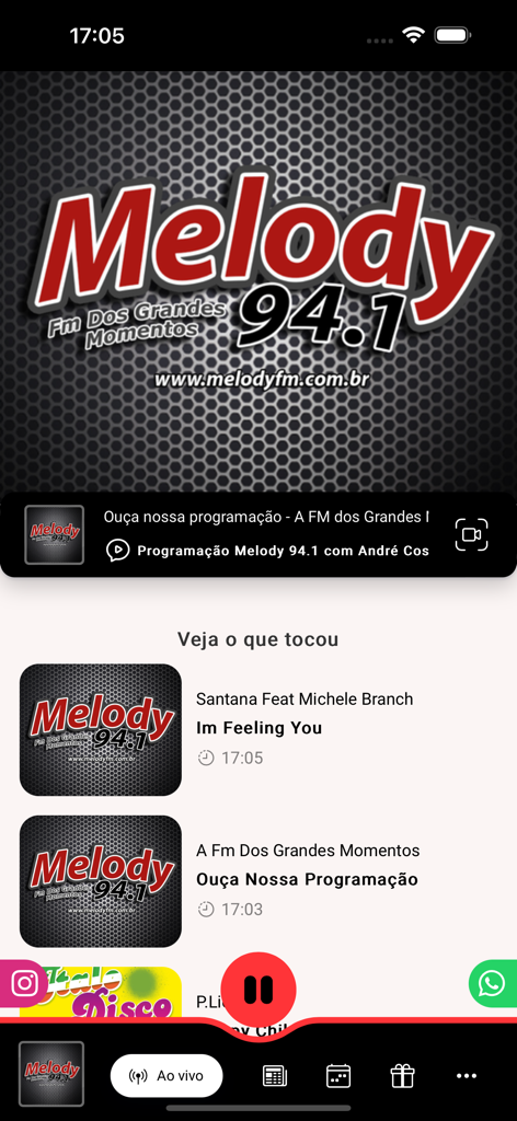 Melody FM - Interface do aplicativo de rádio Melody FM mostrando músicas tocadas recentemente e controles de reprodução de stream ao vivo